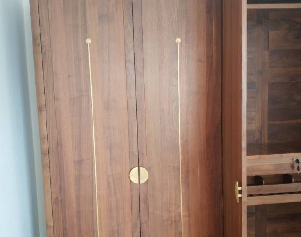 廣東實木家具整體櫥柜：實木家具=用實木做的家具？